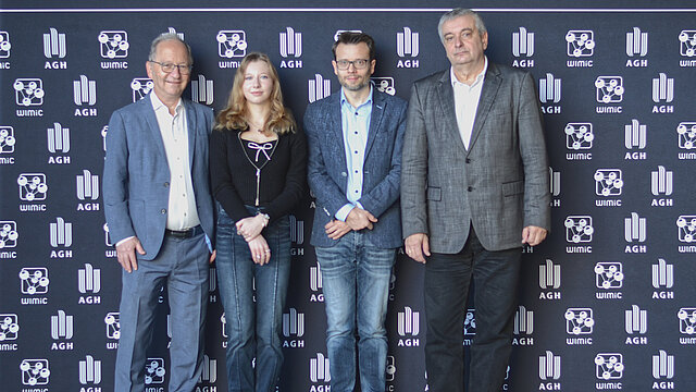 Na zdjęciu od lewej: prof. Thomas Graule, Emma Bartosik, Dr Michael Stuer, prof. Dariusz Kata. 