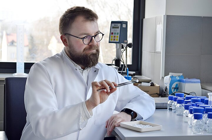 Zespół Bioceramiczny AGH na Wydziale Inżynierii Materiałowej i Ceramiki 